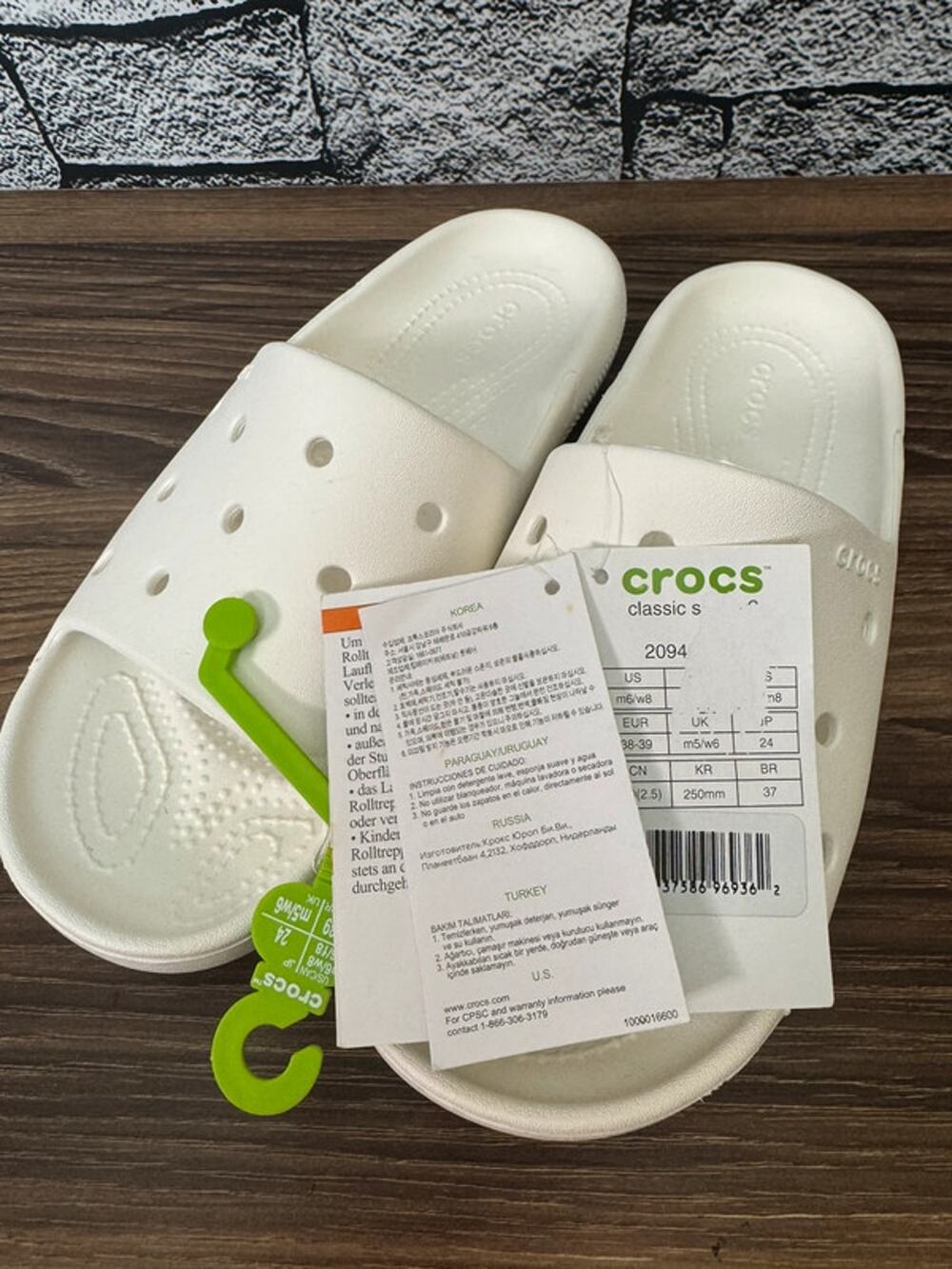 NWT Crocs Ladies White Classic Slide Sandals - Size 8